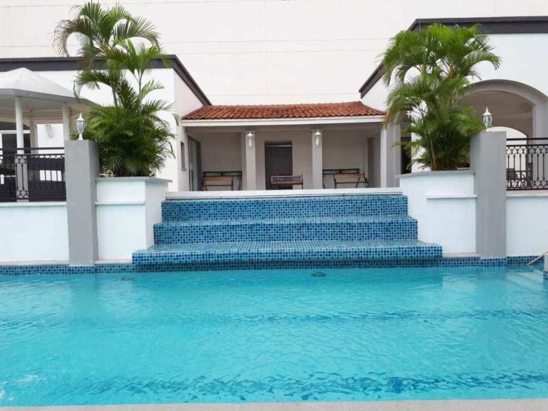 Outdoor tennis courts at luxury PH Marina del Rey condo Coco del Mar Panama City