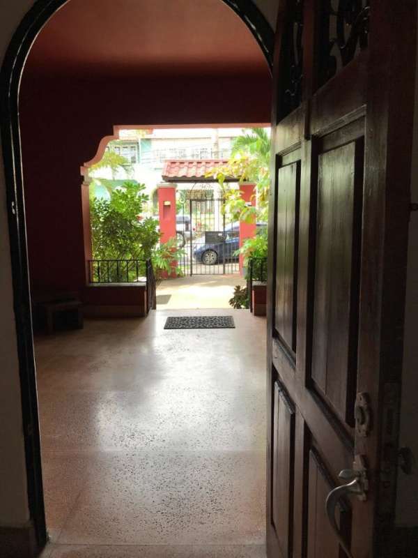 Spacious 2BR Rental Casa Roja Bella Vista near Avenida Balboa