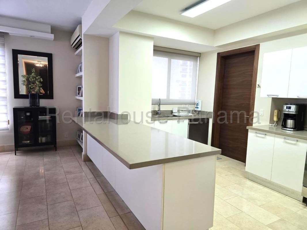 Bright master bedroom with golf view windows, ensuite bathroom, luxury finishes in Santa Maria Panama