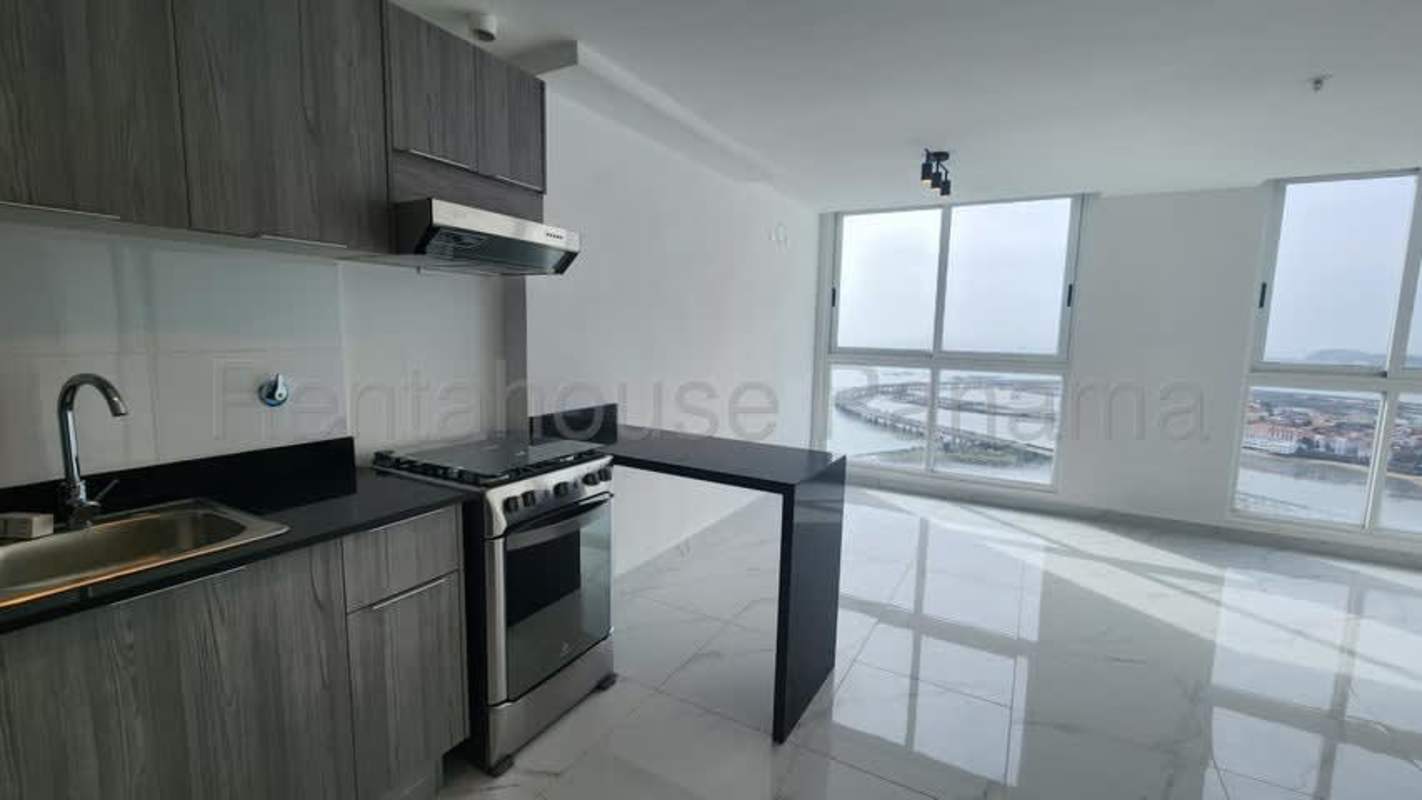 Bedroom with marble tile floor, closet, air conditioning in PH BICSA Tower Panama City