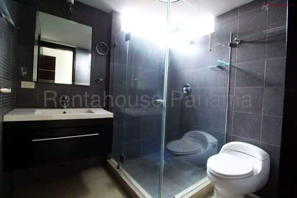 Condominium swimming pool with sun deck at PH Marea in Costa del Este Panama