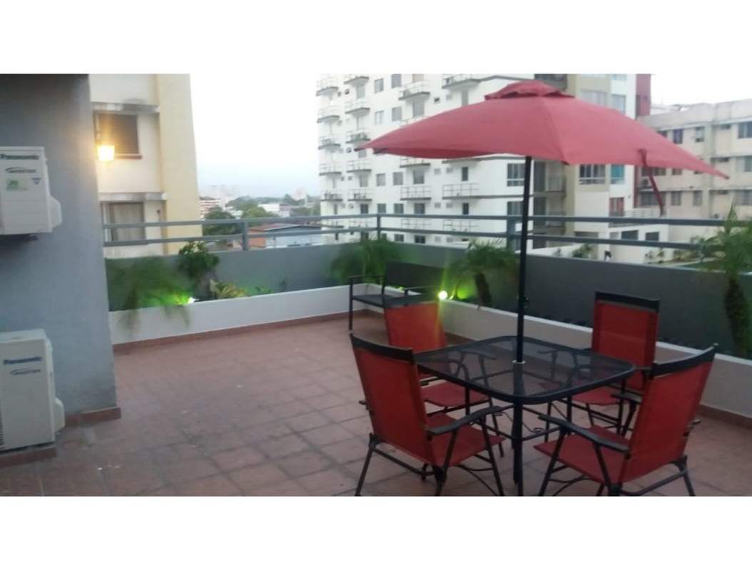 Master bedroom with closet, en-suite bathroom, and AC in PH Parque Lindo Parque Lefevre Panama