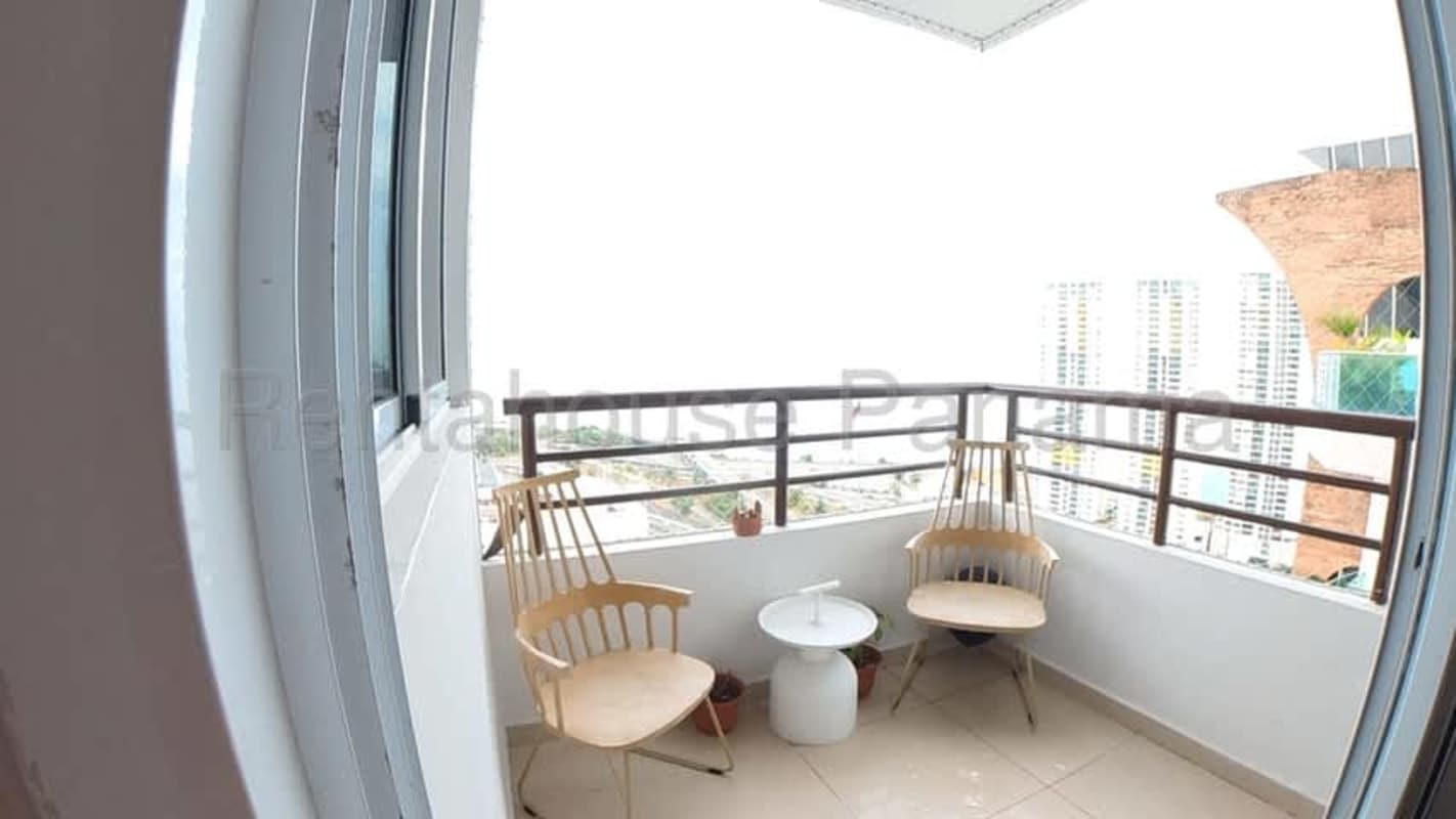 Large master bedroom with city view windows, built-in closet PH Mandarin Panama