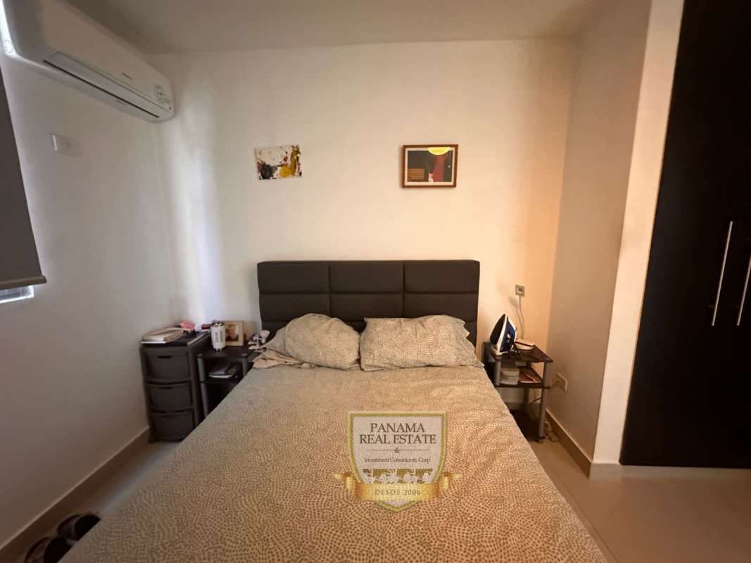 Modern remodeled kitchen with granite breakfast bar PH Carrasquilla Plaza Panama City