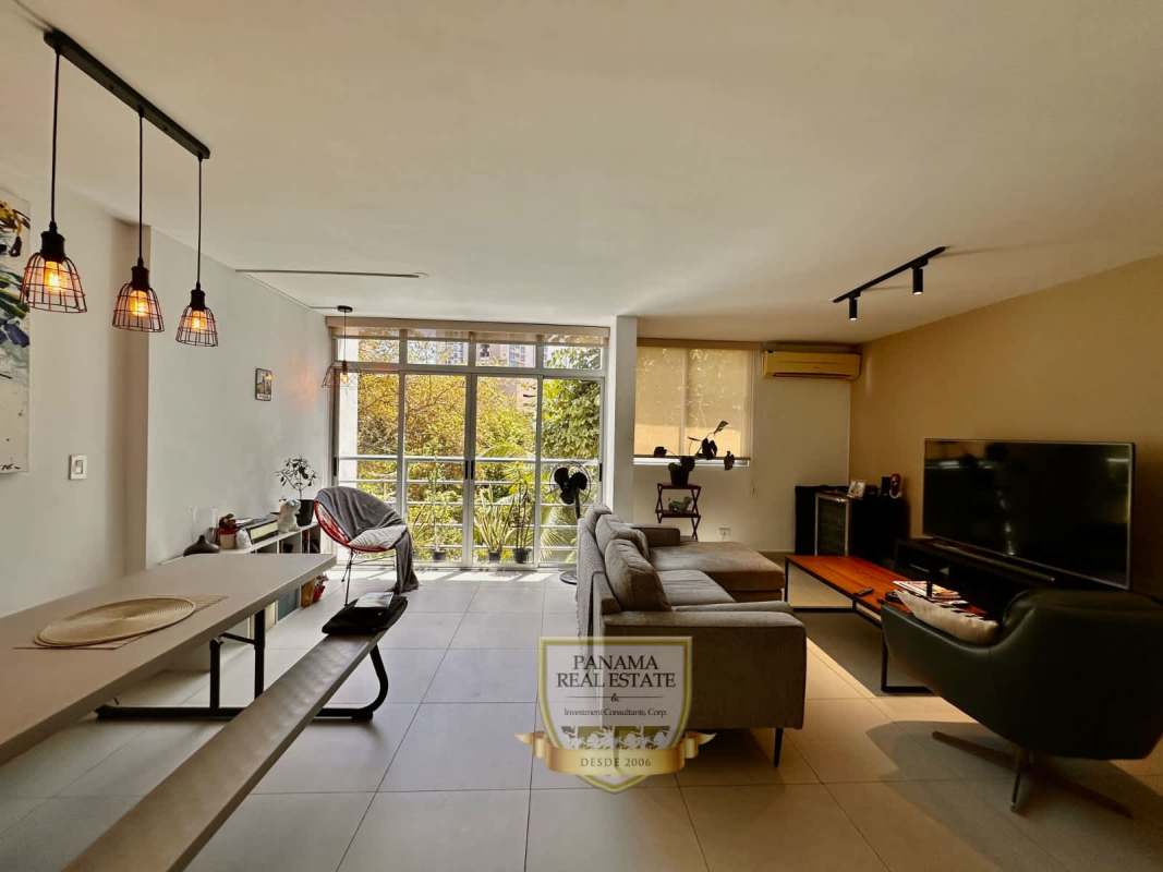 Cozy swimming pool with sun area PH Carrasquilla Plaza San Francisco Panama