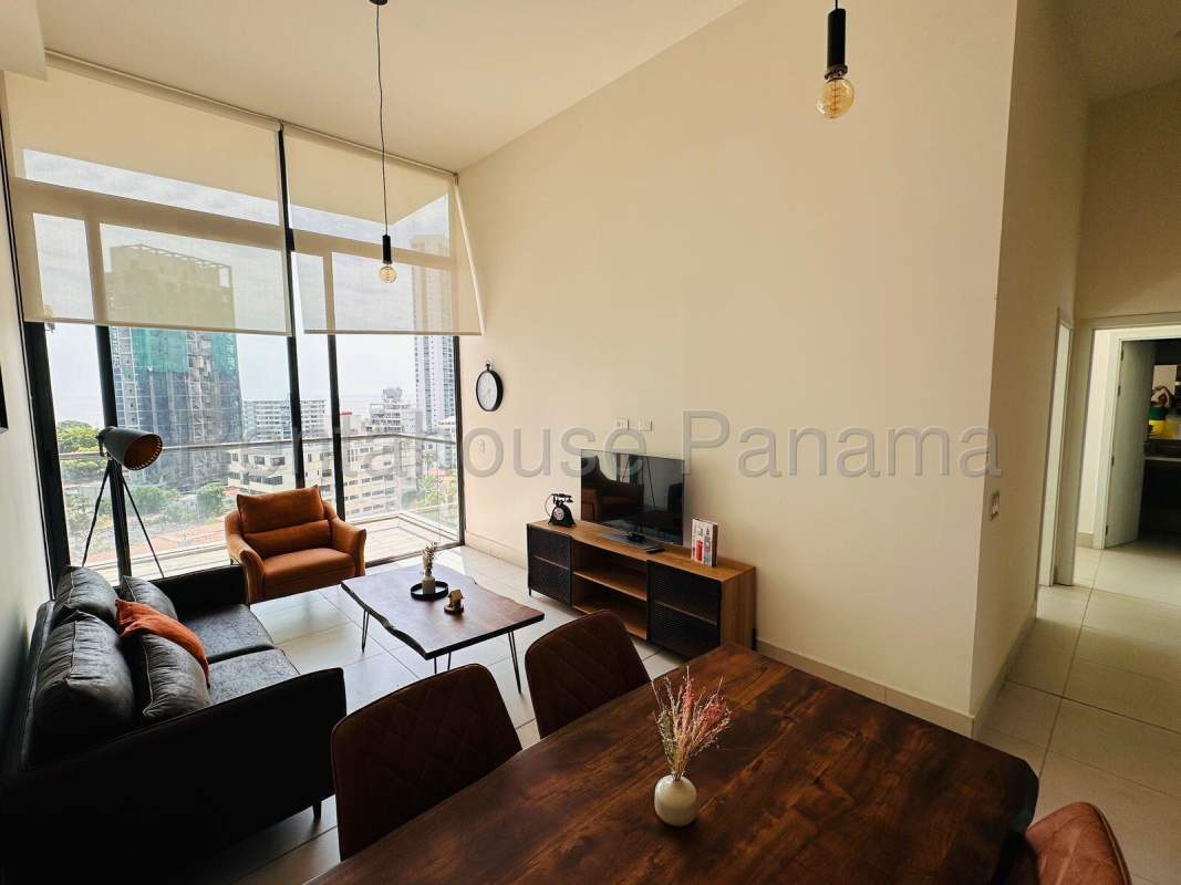 Bedroom with closet and large window in apartment for rent Coco del Mar Panama