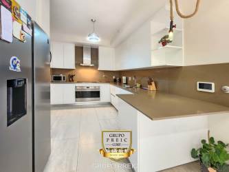 Fully equipped fitness center with machines and free weights PH Explora Panama Pacifico