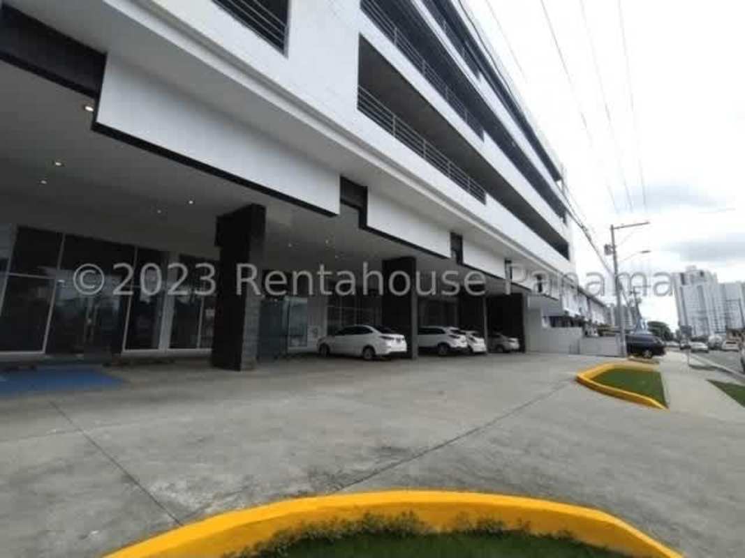 Bright open-plan retail interior with tiled floors in new commercial unit Parque Lefevre Panama