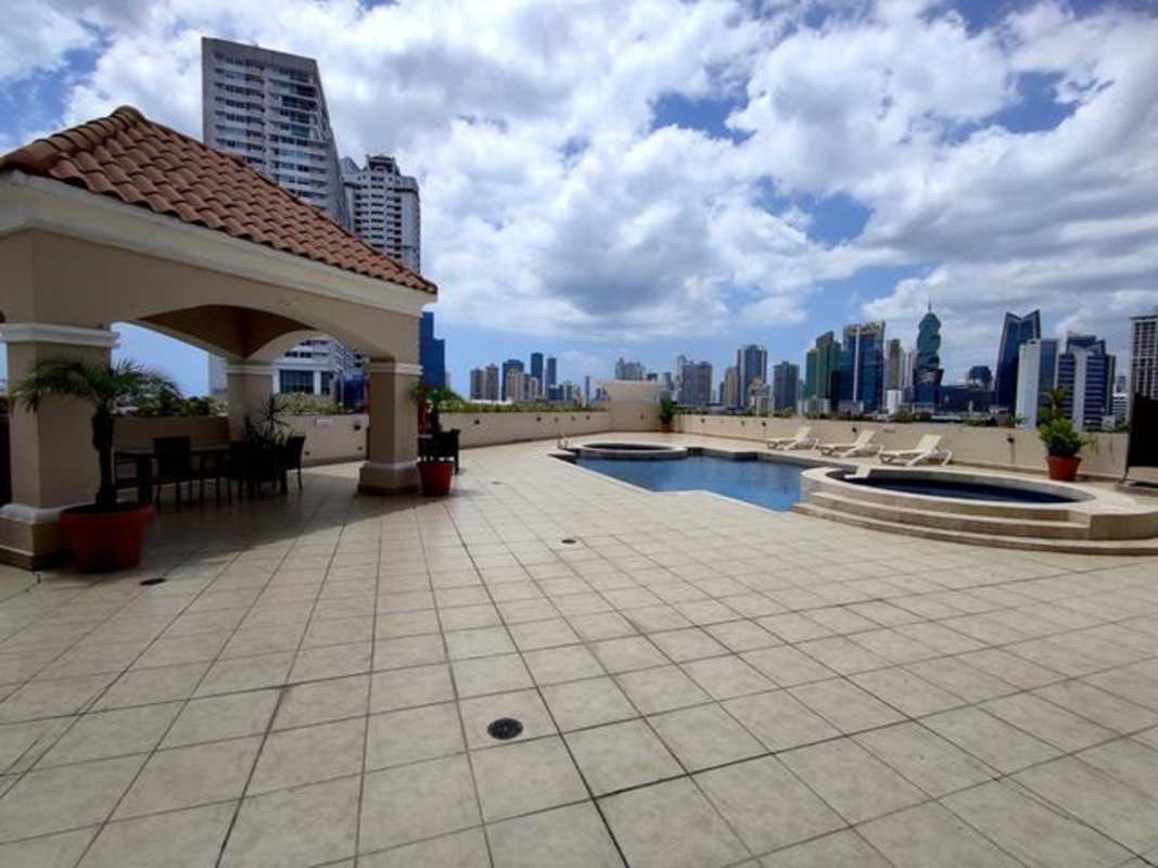 Outdoor rooftop terrace with swimming pool, jacuzzi, city views at PH Horizonte San Francisco Panama