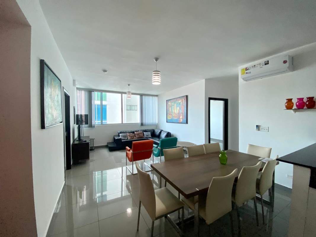 Bright furnished bedroom with window and AC PH Pacific Hills San Francisco Panama