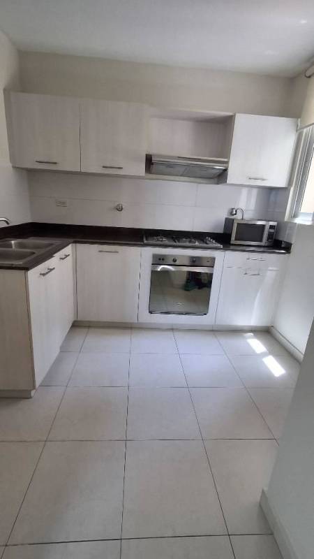 Third bedroom suitable as office or bedroom space with natural light in Torres de Versalles Don Bosco Panama