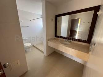 American kitchen with granite counters, breakfast bar in Villas Decameron duplex beach villa Panama