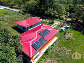 Terrace space overlooking large yard with trees and fencing Dolega Chiriquí