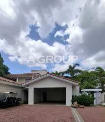 Mediterranean style villa with detached garage and landscaped driveway in Buenaventura