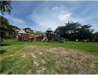Ensuite bathroom with bathtub and shower in loft apartment Buenaventura Panama
