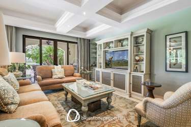 Fully equipped modern kitchen with granite countertops in Buenaventura Panama condo