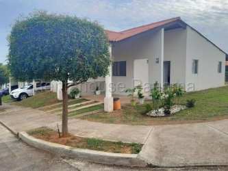 Airy living room with ceramic tile floors in corner house Los Pinos La Chorrera