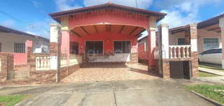 House for Sale in Nuevo Emperador - 3 bedrooms