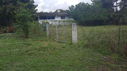 Large lot with fencing and house in Nueva Gorgona Chame Panama Oeste
