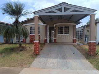 Single-family home for Rent in La Chorrera - 3 bedrooms