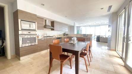 Covered balcony with view of Nicklaus golf course and lake Buenaventura Panama