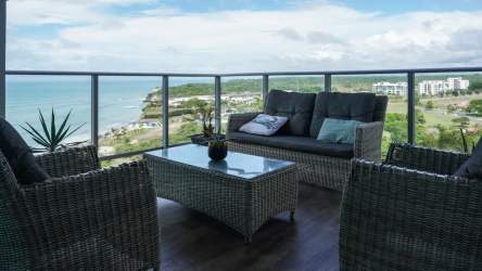 Beachfront infinity pools and landscaped gardens PH Rio Mar Panama San Carlos