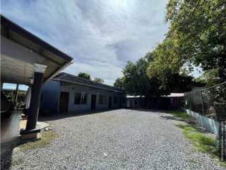 House with Apartments for Sale in David Centro - 3 bedrooms