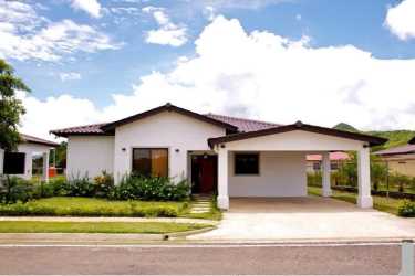 Bright open living dining room with terrace access in new Penonomé house
