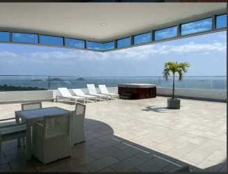 Large terrace with jacuzzi overlooking the ocean in PH Casa Bonita Playa Bonita Panama