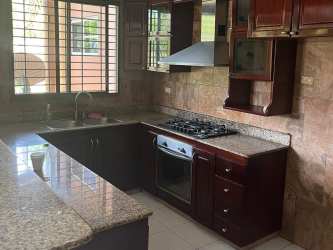 Covered terrace perfect for outdoor dining in house for rent Paseo Miramar La Chorrera