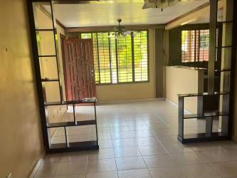 Spacious living room with ceramic flooring in house for rent Paseo Miramar La Chorrera