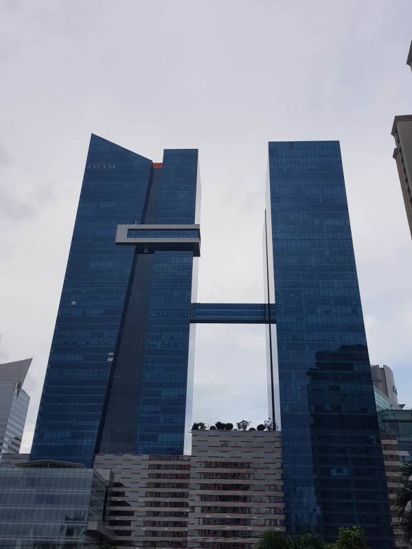 Furnished executive office with panoramic skyline views Oceania Punta Pacifica